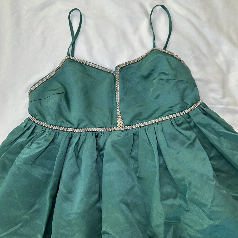 NWT Band Of Stars Fit & Flare Satin Mini Dress Emerald Green Empire Waist Size 8 - Picture 1 of 9